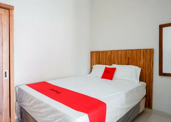 RedDoorz Plus Syariah near Stasiun Tegal 2