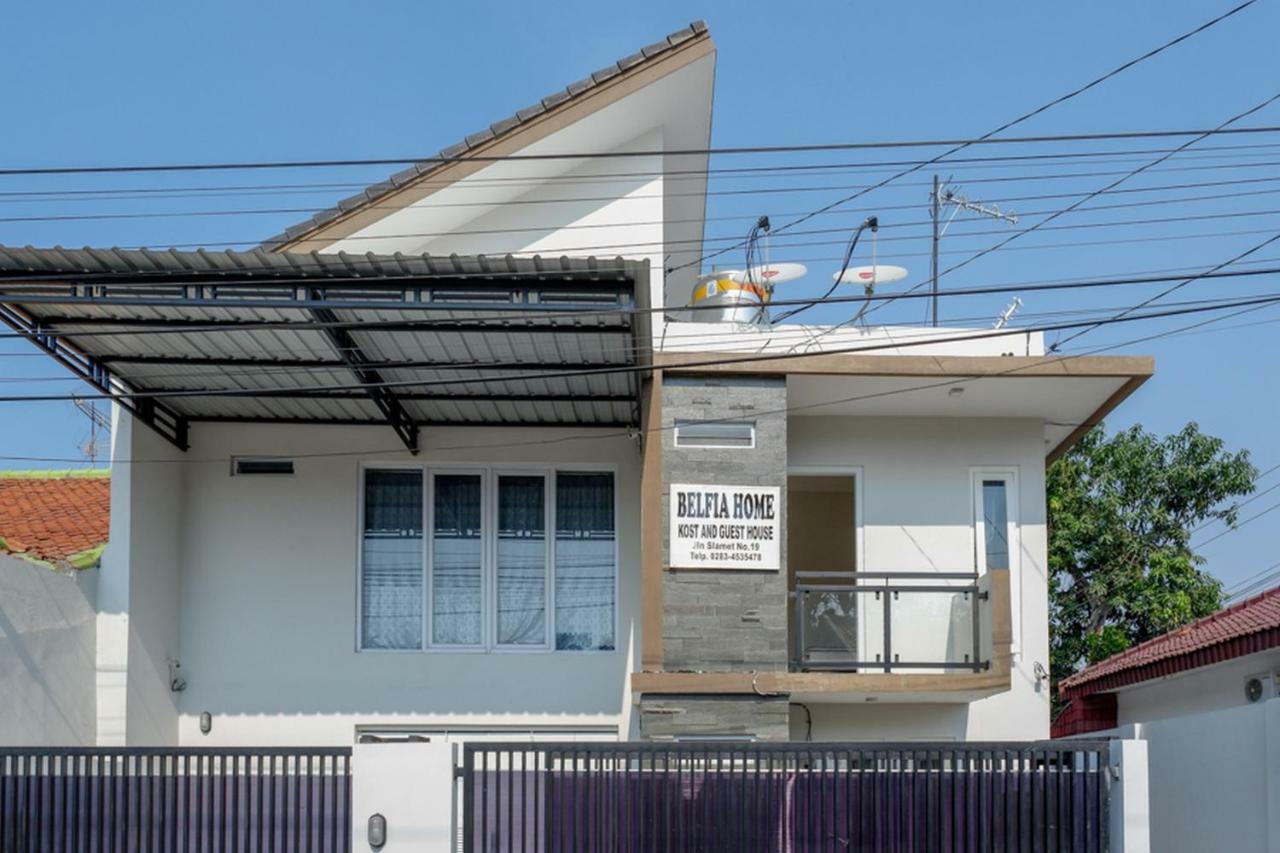 Wisma tamu Reddoorz Syariah Near Stasiun 2